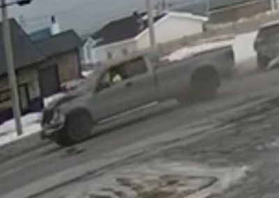 Accidents à Sainte-Anne-des-Monts : véhicule localisé et arrestation d’un individu