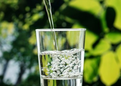 Faire son eau pétillante à la maison, ce qu’il faut savoir avant d’acheter une machine